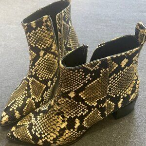 Everlane The Boss Bootie Snake Print Genuine Leather Ankle Boots 7